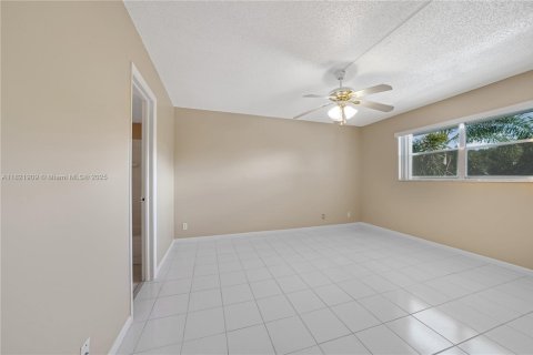 Condominio en venta en Tamarac, Florida, 2 dormitorios, 96.62 m2 № 1784008 - foto 12