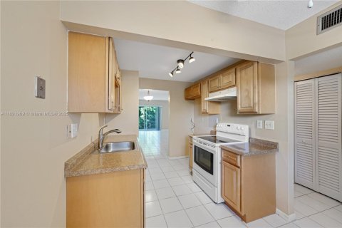 Condominio en venta en Tamarac, Florida, 2 dormitorios, 96.62 m2 № 1784008 - foto 9