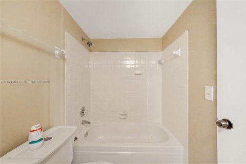 Condominio en venta en Tamarac, Florida, 2 dormitorios, 96.62 m2 № 1784008 - foto 16