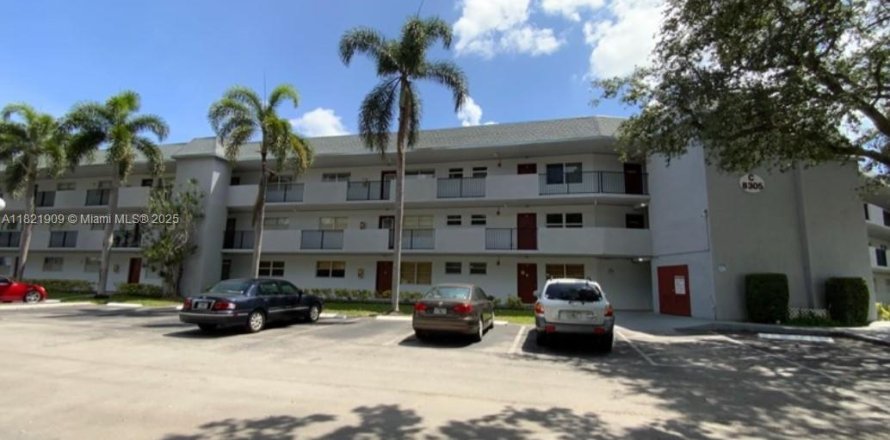 Condominio en Tamarac, Florida, 2 dormitorios  № 1784008