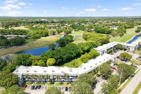 Condominio en venta en Tamarac, Florida, 2 dormitorios, 96.62 m2 № 1784008 - foto 2