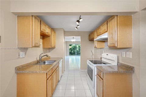 Condominio en venta en Tamarac, Florida, 2 dormitorios, 96.62 m2 № 1784008 - foto 8