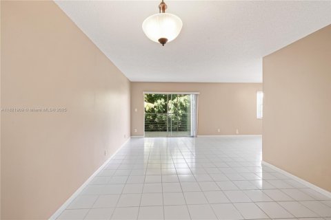 Condominio en venta en Tamarac, Florida, 2 dormitorios, 96.62 m2 № 1784008 - foto 7