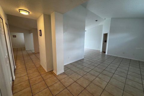 Villa ou maison à louer à Davenport, Floride: 3 chambres, 176.51 m2 № 1879325 - photo 3