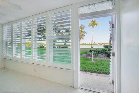 Condo in South Pasadena, Florida, 2 bedrooms № 2201382 - photo 25
