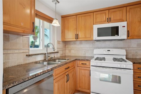 Condo in South Pasadena, Florida, 2 bedrooms № 2201382 - photo 4