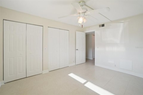 Condo in South Pasadena, Florida, 2 bedrooms № 2201382 - photo 13
