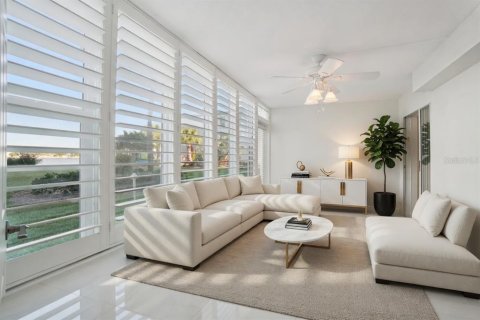Condo in South Pasadena, Florida, 2 bedrooms № 2201382 - photo 23