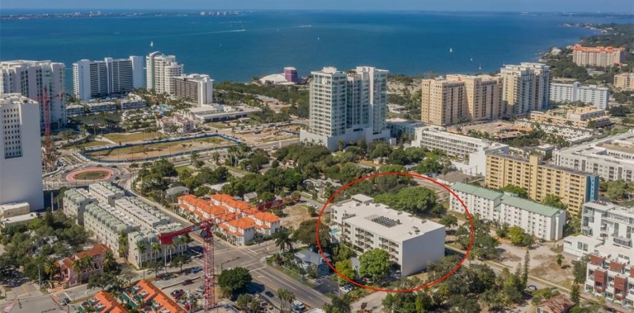 Condominio en Sarasota, Florida, 1 dormitorio № 1250250
