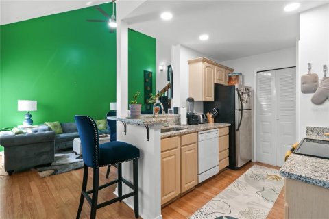 Condo in Lake Mary, Florida, 2 bedrooms № 2227840 - photo 6