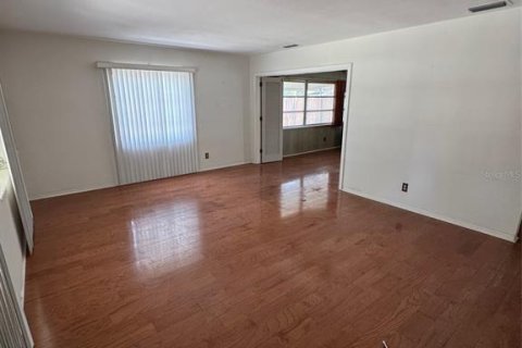 House in Seminole, Florida 2 bedrooms, 114.83 sq.m. № 1788086 - photo 3