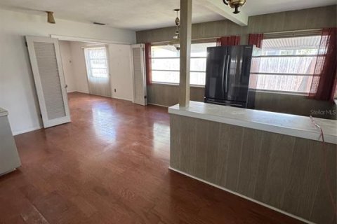 House in Seminole, Florida 2 bedrooms, 114.83 sq.m. № 1788086 - photo 6