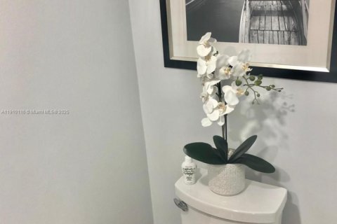Copropriété à louer à Miami, Floride: 2 chambres, 105.72 m2 № 1966389 - photo 19