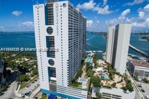 Copropriété à louer à Miami, Floride: 2 chambres, 105.72 m2 № 1966389 - photo 2