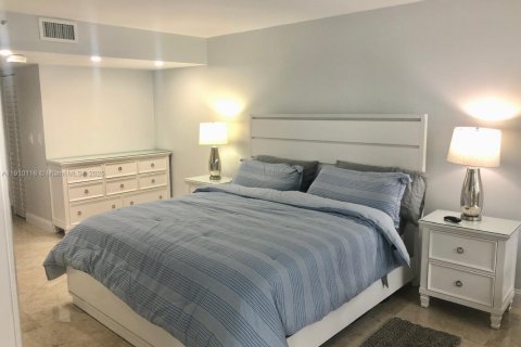 Copropriété à louer à Miami, Floride: 2 chambres, 105.72 m2 № 1966389 - photo 13