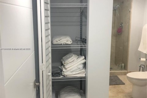 Copropriété à louer à Miami, Floride: 2 chambres, 105.72 m2 № 1966389 - photo 14