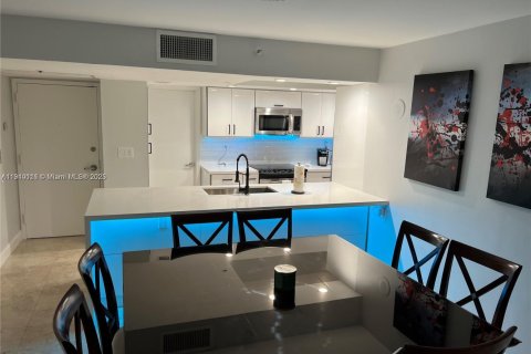 Copropriété à louer à Miami, Floride: 2 chambres, 105.72 m2 № 1966389 - photo 11