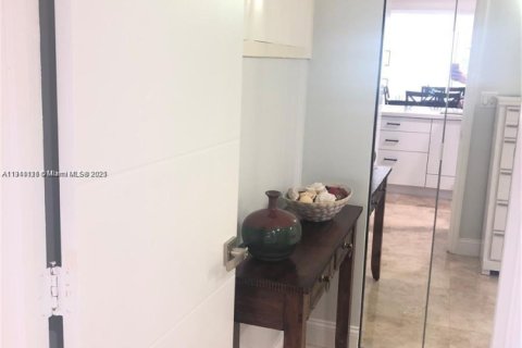 Copropriété à louer à Miami, Floride: 2 chambres, 105.72 m2 № 1966389 - photo 18