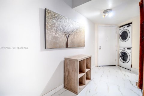 Condo in Plantation, Florida, 2 bedrooms  № 2033941 - photo 7