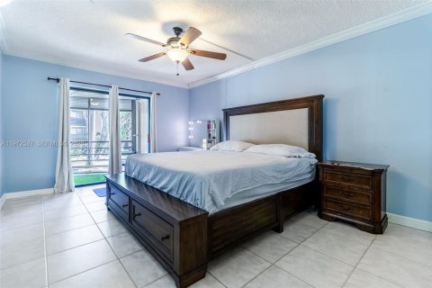 Condo in Plantation, Florida, 2 bedrooms  № 2033941 - photo 15
