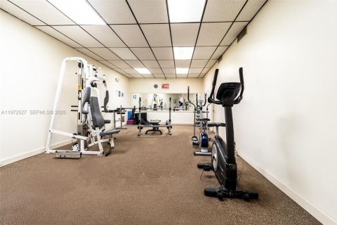 Condo in Plantation, Florida, 2 bedrooms  № 2033941 - photo 26