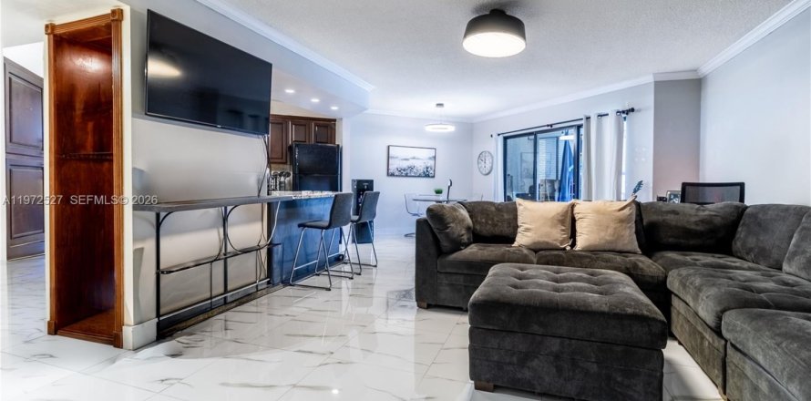Condo in Plantation, Florida, 2 bedrooms  № 2033941