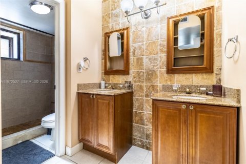 Condo in Plantation, Florida, 2 bedrooms  № 2033941 - photo 18