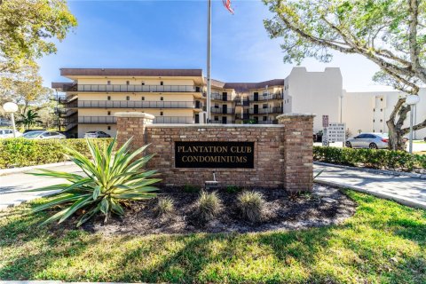Condo in Plantation, Florida, 2 bedrooms  № 2033941 - photo 25