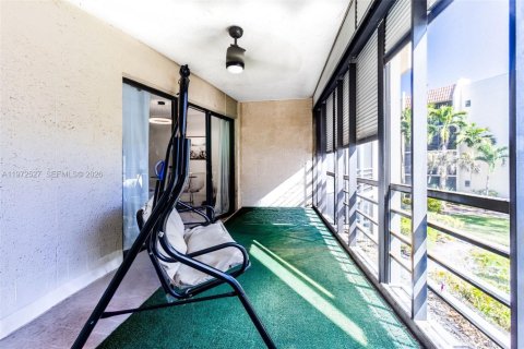 Condo in Plantation, Florida, 2 bedrooms  № 2033941 - photo 12