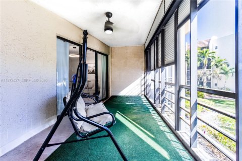 Condo in Plantation, Florida, 2 bedrooms  № 2033941 - photo 13