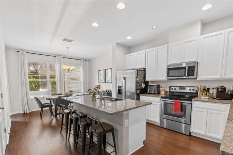 Townhouse in Windermere, Florida 3 bedrooms, 147.16 sq.m. № 1802211 - photo 10