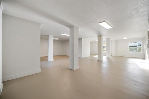 House in Englewood, Florida 3 bedrooms, 219.25 sq.m. № 2103754 - photo 22