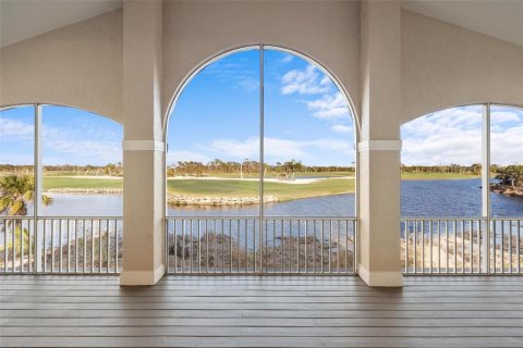 House in Englewood, Florida 3 bedrooms, 219.25 sq.m. № 2103754 - photo 14