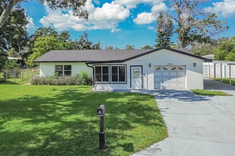 House in Largo, Florida 3 bedrooms, 191.01 sq.m. № 2375679