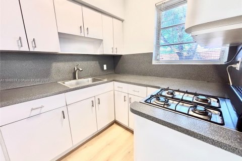 Copropriété à louer à Miami Beach, Floride: 1 chambre, 46.45 m2 № 1845565 - photo 6