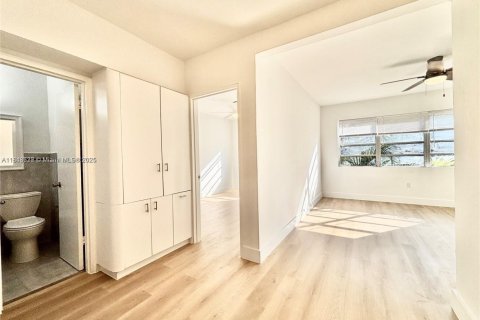 Copropriété à louer à Miami Beach, Floride: 1 chambre, 46.45 m2 № 1845565 - photo 3