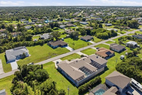 Villa ou maison à vendre à Englewood, Floride: 3 chambres, 250.28 m2 № 2431668 - photo 6