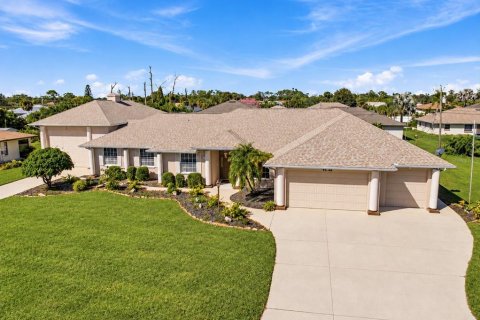 Villa ou maison à Englewood, Floride 3 chambres, 250.28 m2 № 2431668