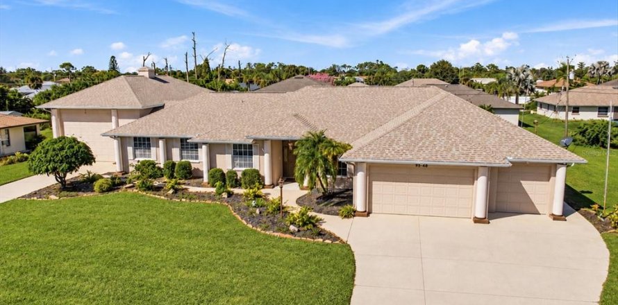 Villa ou maison à Englewood, Floride 3 chambres, 250.28 m2 № 2431668