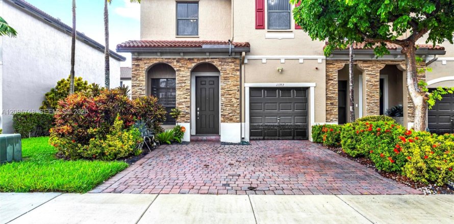 Touwnhouse à Homestead, Floride 4 chambres, 161.28 m2 № 2357027
