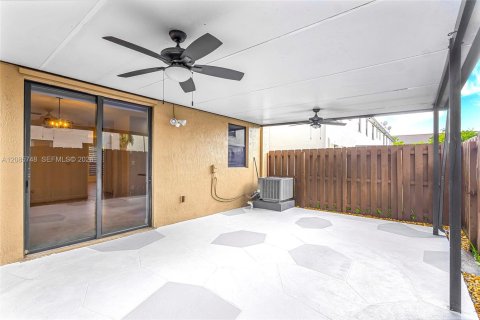 Touwnhouse à louer à Homestead, Floride: 4 chambres, 161.28 m2 № 2357027 - photo 25