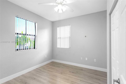 Touwnhouse à louer à Homestead, Floride: 4 chambres, 161.28 m2 № 2357027 - photo 22