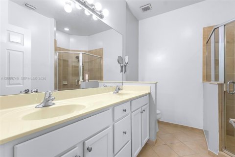 Touwnhouse à louer à Homestead, Floride: 4 chambres, 161.28 m2 № 2357027 - photo 16