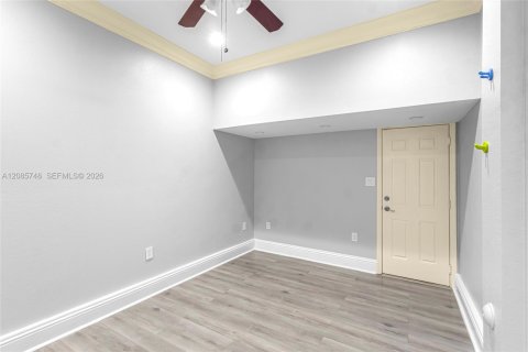 Touwnhouse à louer à Homestead, Floride: 4 chambres, 161.28 m2 № 2357027 - photo 10