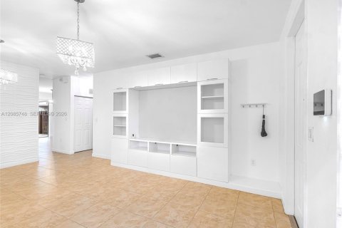 Touwnhouse à louer à Homestead, Floride: 4 chambres, 161.28 m2 № 2357027 - photo 2