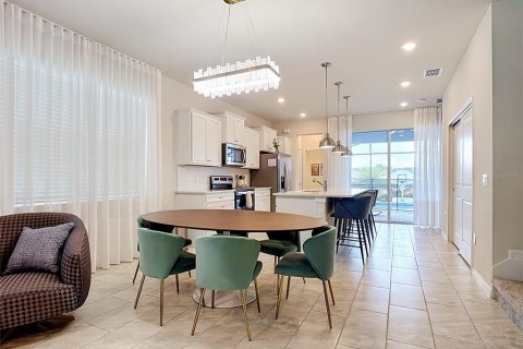 House in Davenport, Florida 5 bedrooms, 243.59 sq.m. № 2211571 - photo 9