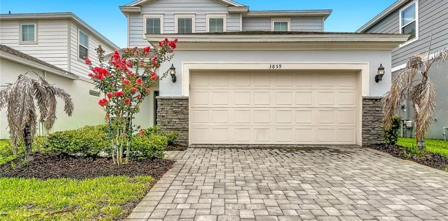 House in Davenport, Florida 5 bedrooms, 243.59 sq.m. № 2211571