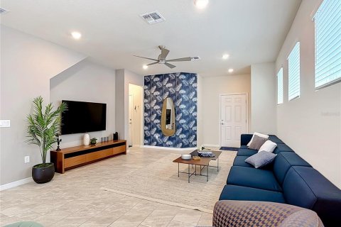 House in Davenport, Florida 5 bedrooms, 243.59 sq.m. № 2211571 - photo 7