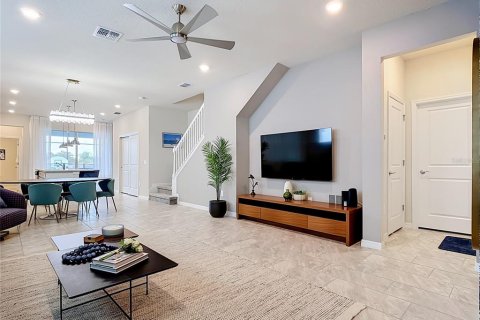 House in Davenport, Florida 5 bedrooms, 243.59 sq.m. № 2211571 - photo 6