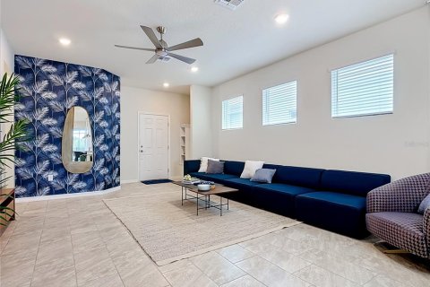 House in Davenport, Florida 5 bedrooms, 243.59 sq.m. № 2211571 - photo 8